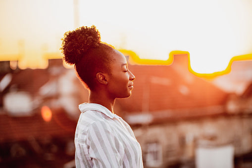 What mindfulness brings to us?